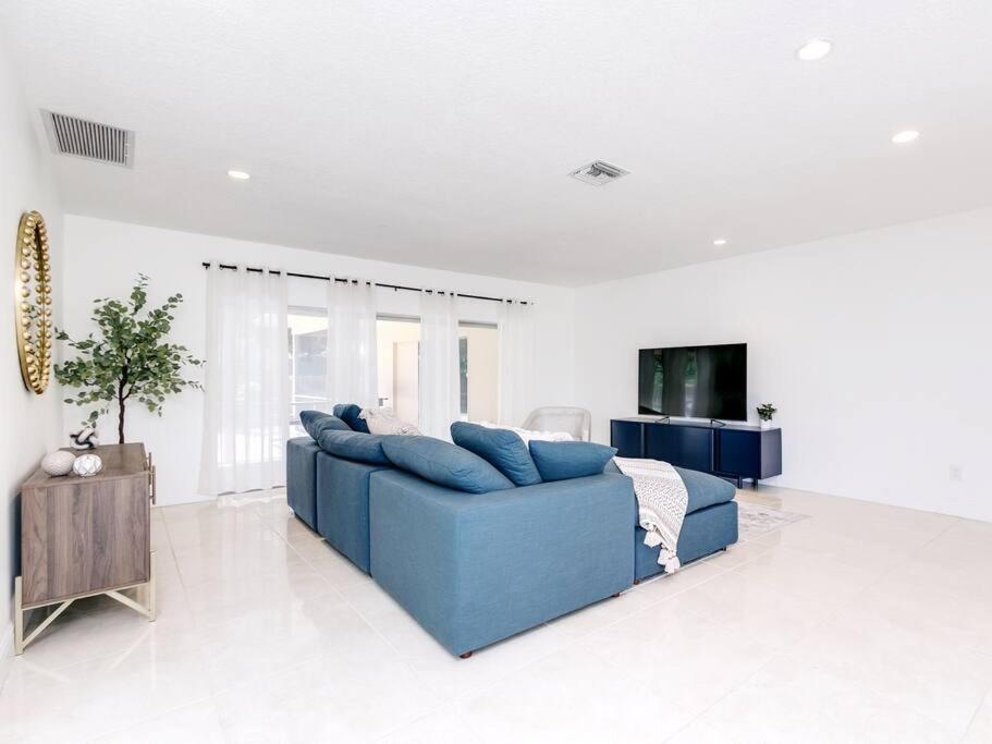 הוליווד Modern Spacious 5-Bedroom Home With Pool מראה חיצוני תמונה